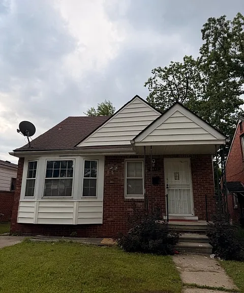 18643 Eureka St — Photo 1