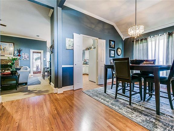 3rd image of 1726 Rosbury Ct
