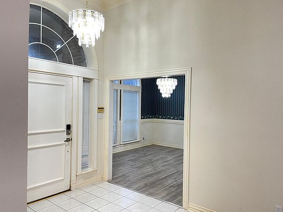 5th image of 2532 Oak Brook Dr