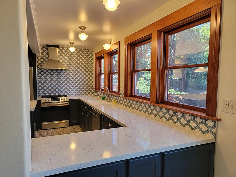 900 1/2 Lucile Ave — Photo 4