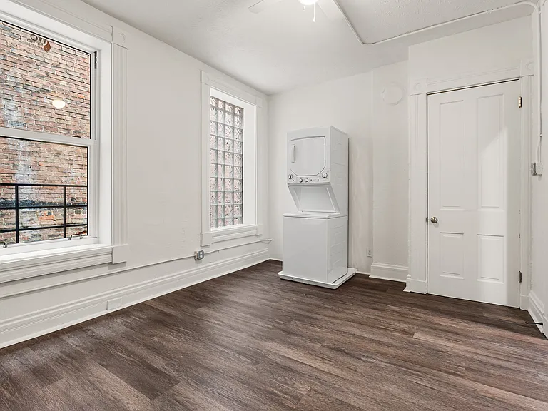 427 Whiteman St #3 — Photo 8