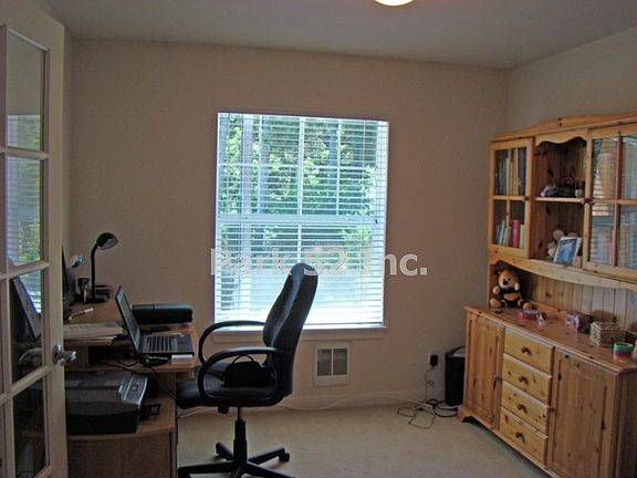 4th image of 1709 McNeil Cir #E-5