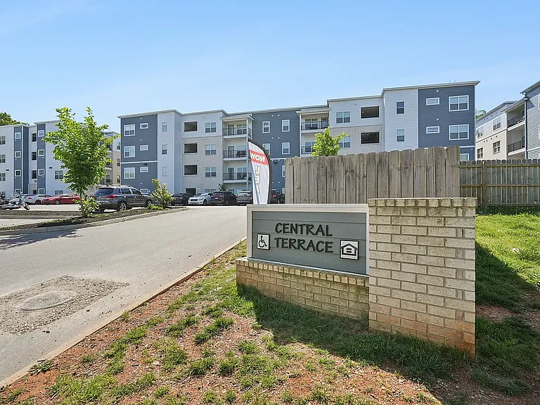 Central Terrace Apartments — Photo 19