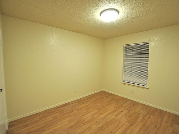 3rd image of 2709 Cottonwood Ln