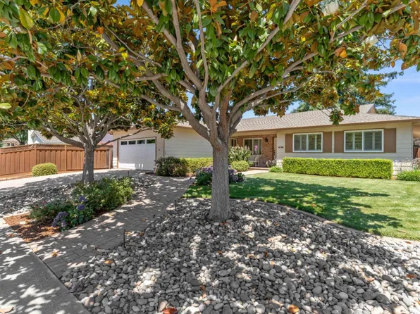 2725 Diericx Dr, Mountain View, CA 94040