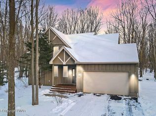 403 Gentian Ln, Pocono Pines, PA 18350