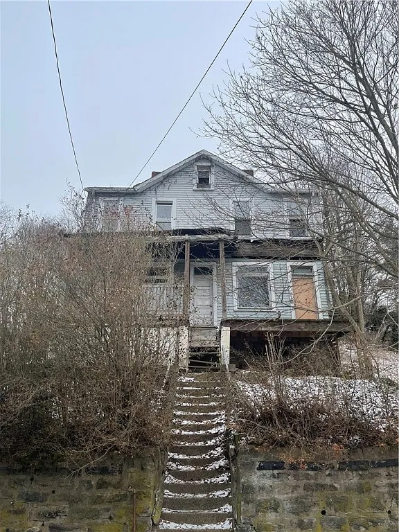 823 Grant St photo 1