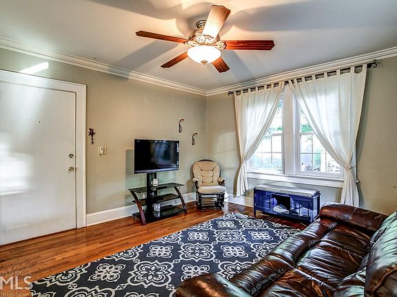4th image of 824 Greenwood Ave NE APT 5