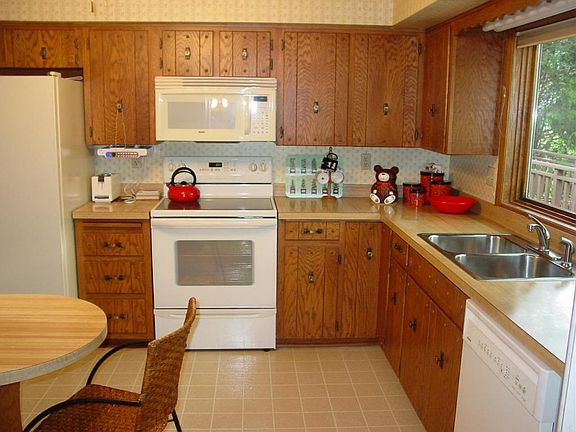 2nd image of 248 Circle Hills Dr