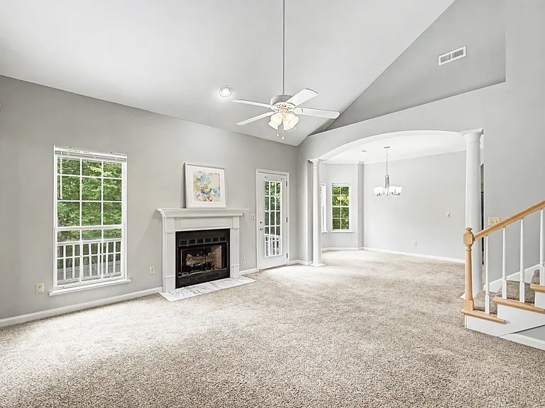 629 Magnolia Ln — Photo 8