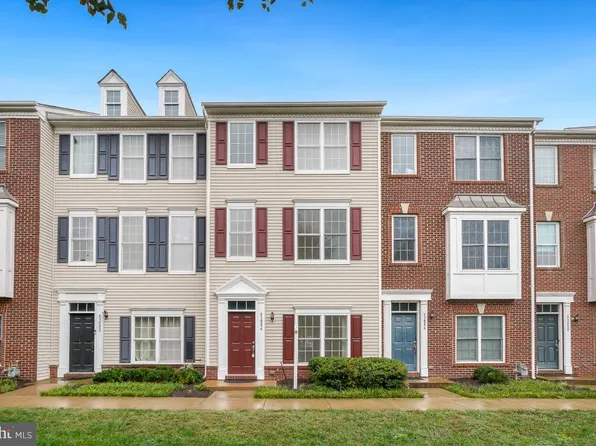 43084 Center St #4C, Chantilly, VA 20152
