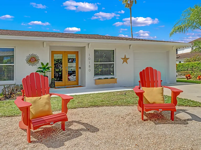 10180 Vanderbilt Dr — Photo 1
