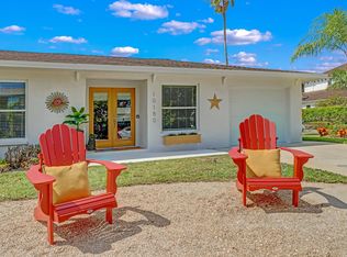 10180 Vanderbilt Dr, Naples, FL 34108