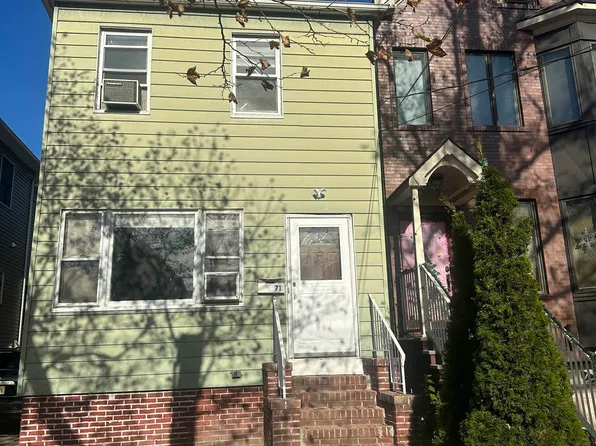 71 W 50th St, Bayonne, NJ 07002