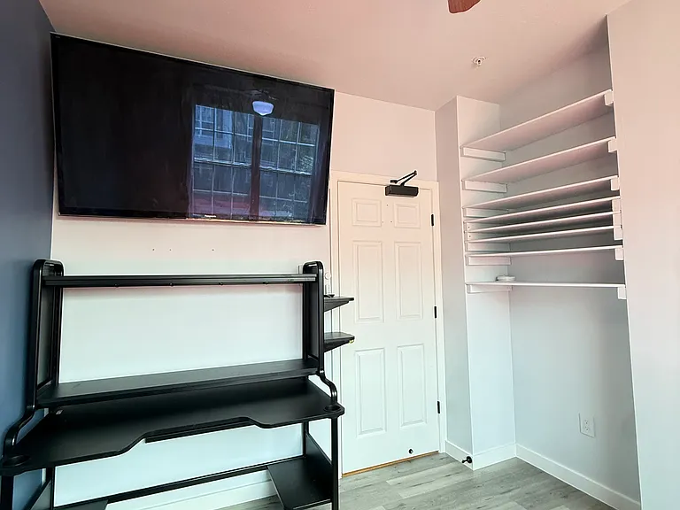21776 Kelsey Sq — Photo 3