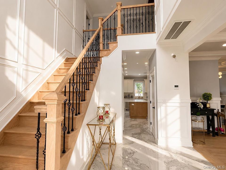 16 Fountain Street, Hicksville, NY 11801 | MLS #1040948 | Zillow