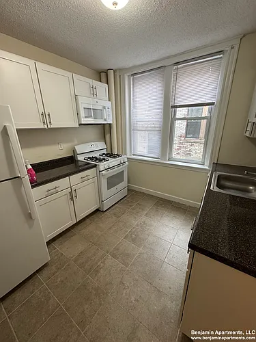 5 Barrows St #4B Photo 1