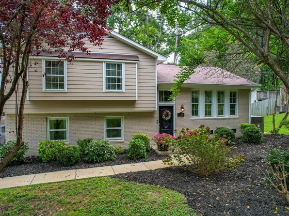 1124 Manchester Dr, Cary, NC 27511