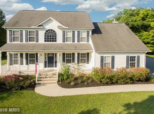 2 Loyalty Ln, Martinsburg, WV 25403