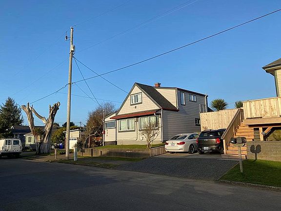 3rd image of 636 NW Lee St