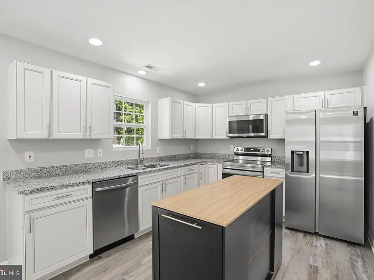 283 Shorewood Dr — Photo 11