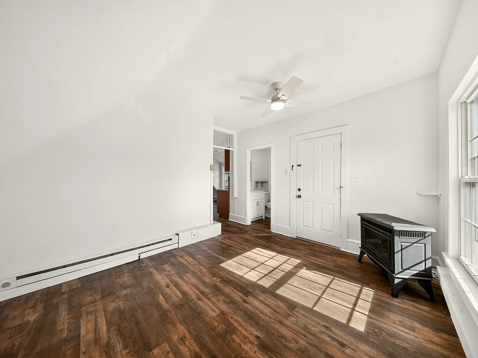 2 bed, 864 sqft, $1,950 — Photo 3