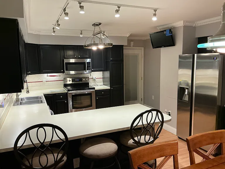 10400 Buena Vista Ave — Photo 4