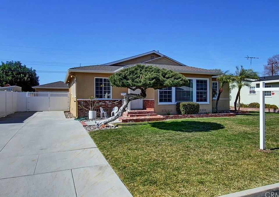 1st image of 10813 Larrylyn Dr