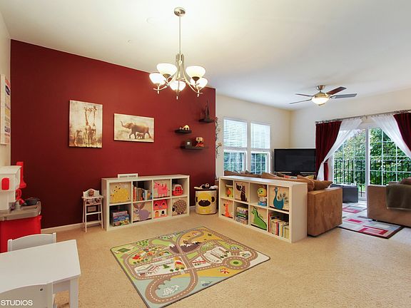 5th image of 57 Arcadia Ln