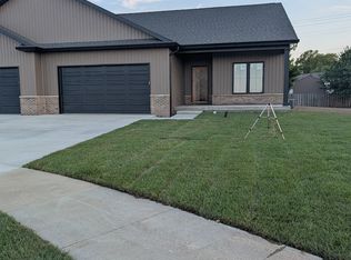 3202 Greenbriar Dr, Springfield, IL 62711