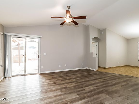4th image of 3917 E SAN REMO Avenue