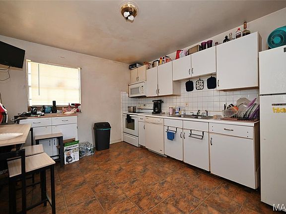 5th image of 9983-9985 Fox Hall Ct