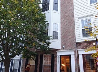 5060 Donovan Dr, Alexandria, VA 22304