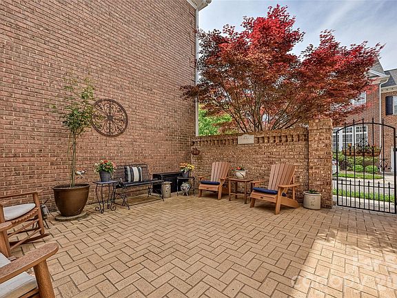 4th image of 6327 Kiftsgate Ct