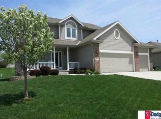 2110 Betsy Ave, Papillion, NE 68133