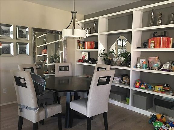 3rd image of 870 E Mountain Way