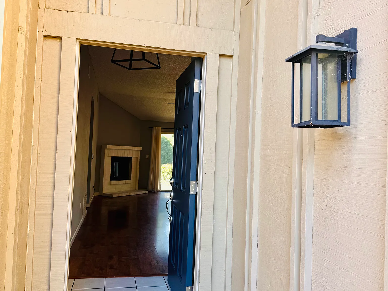 4 bed, 1513 sqft, $2,899 — Photo 3