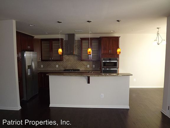 3rd image of 23581 Belvoir Woods Ter