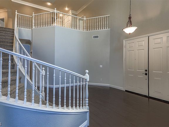 3rd image of 11562 Bollinger Ln