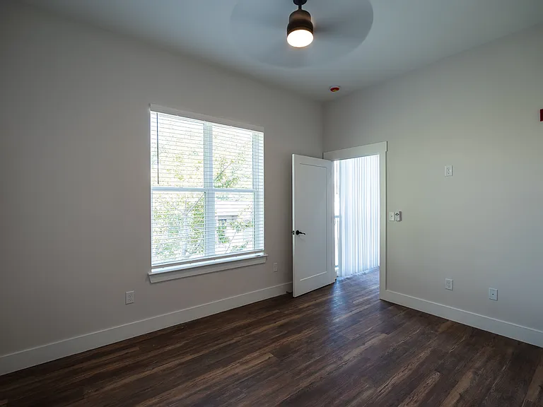 Seven 50 MLK — Photo 26