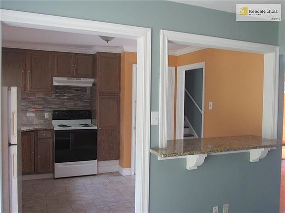 5th image of 320 E Sweeney Blvd