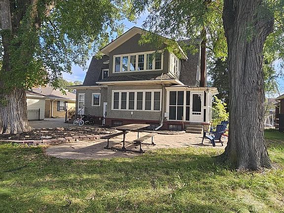 5th image of 2147 Summit St