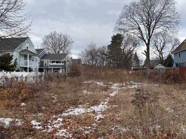 Bay St, Springfield, MA 01109