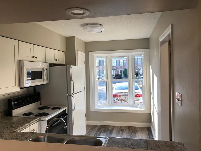 130 Durwood Rd #P — Photo 3