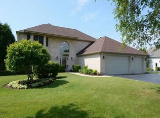 645 Wellington Dr, McHenry, IL