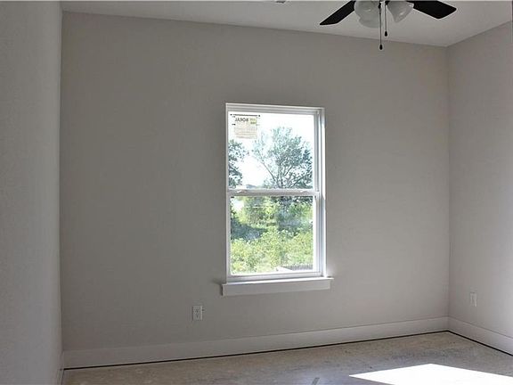 4th image of 1100 Elizabeth Dr