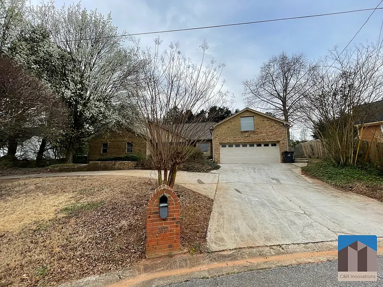 2273 Windland Dr — Photo 2