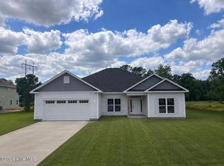 276 Eastwood Dr, Wallace, NC 28466