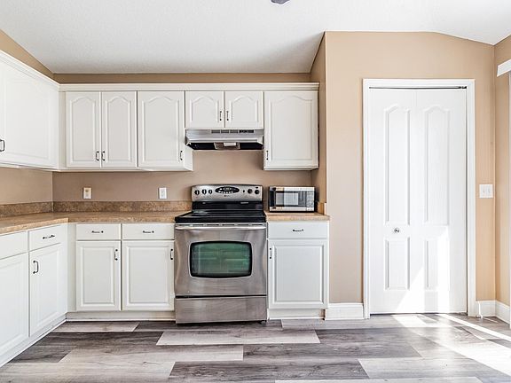 3rd image of 10050 Landport Way