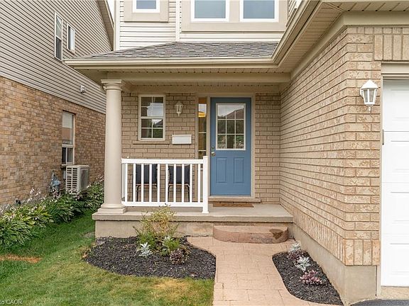 3rd image of 518 Brookmill Cres